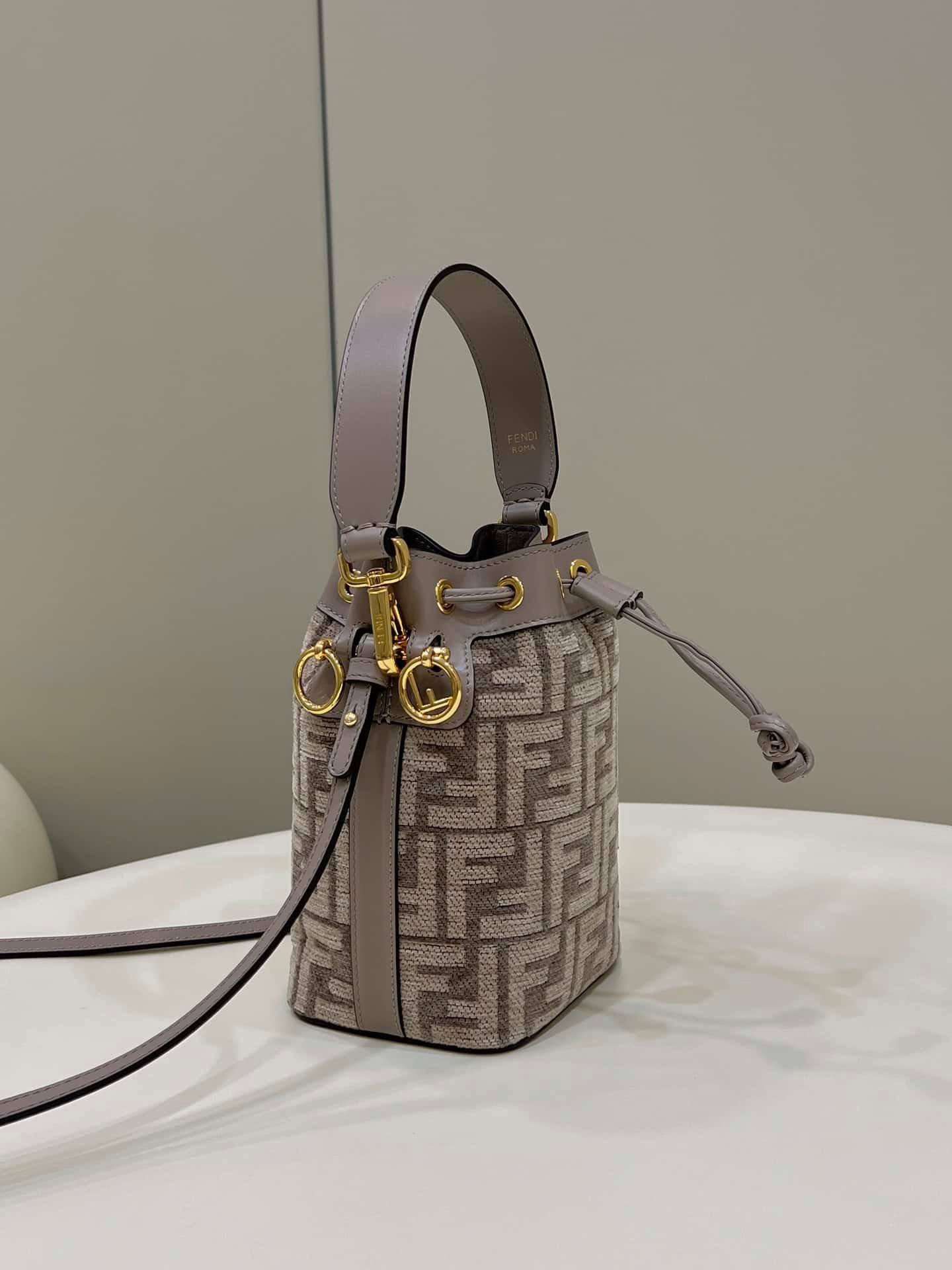Fendi Mon Tresor Small Beige Bag For Woman 18cm/7in - Image 7