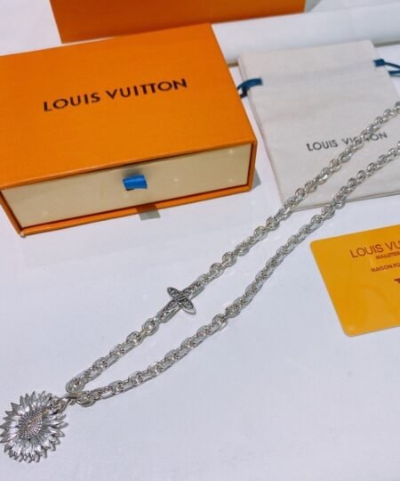 Alternative view of Louis Vuitton Star Necklace Silver For Women