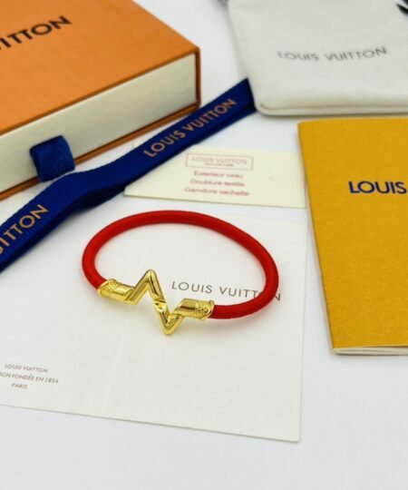 Alternative view of Louis Vuitton Volt Upside Down Play Small Bracelet Yellow Gold