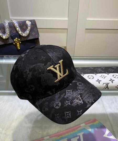 Louis Vuitton Be My Cap In Black