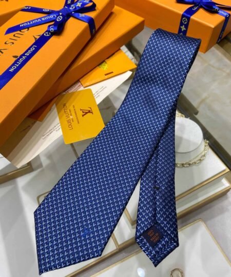 Louis Vuitton Diamonds V Tie Marine Lv Men Tie M71200