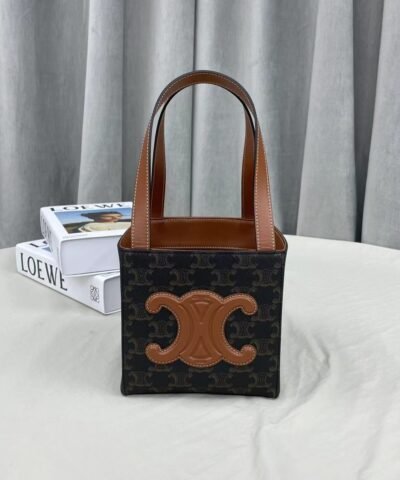 Celine Cuir Triop? Canvas Cube Bag Triumph Tan For Women 6in/15cm 199202EIN.04LU