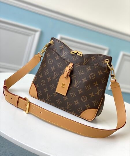 Alternative view of Louis Vuitton Crossbody 31cm Brown