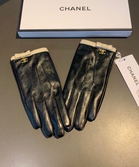 Chanel Gloves In Black