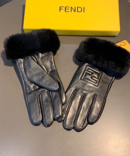 Fendi Gloves In Black