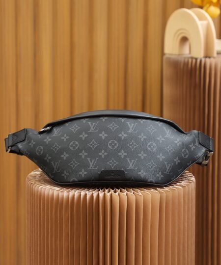 Louis Vuitton Discovery Bumbag PM Monogram Eclipse Canvas For Men, Men's Bags, Belt Bags 17.3in/44cm LV M46035