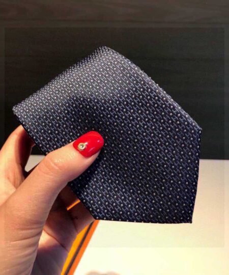 Alternative view of Hermes Tie 7 Faconnee New H Tie Marine Hermes Men Tie H036201T 02