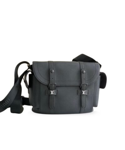 Louis Vuitton Christopher Messenger Taurillon Black For Men, Men's Bags, Shoulder And Crossbody Bags 11.4in/29cm LV M58476
