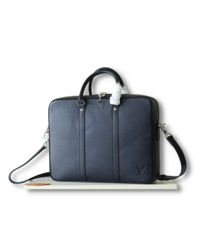 Porte Documents Voyage PM Taiga Black For Men 13.8in/35cm M33412