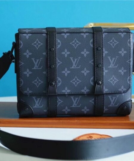 Louis Vuitton Trunk Messenger Monogram Eclipse For Men, Men's Bags, Shoulder And Crossbody Bags 9.4in/24cm LV M45727