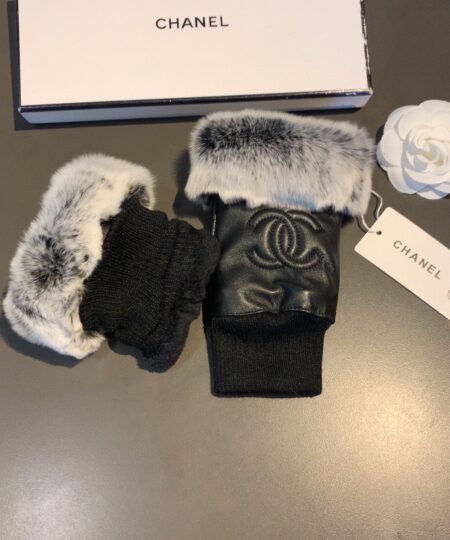 Alternative view of Chanel Gloves In Black