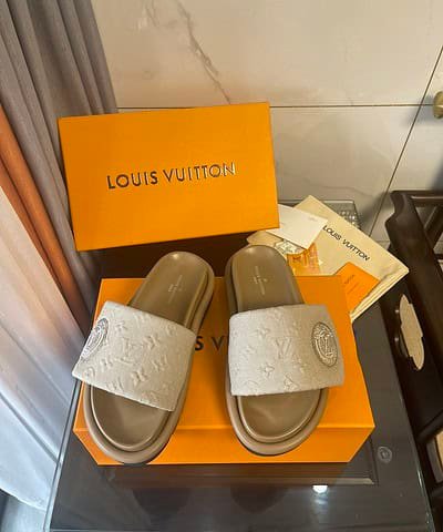 Louis Vuitton Women's Pool Pillow Comfort Flat Mule Beige For Women LV