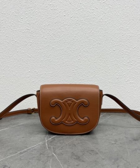 Celine Folco Cuir Triomphe Tan For Women 7in/19cm 198263DU3.04LU