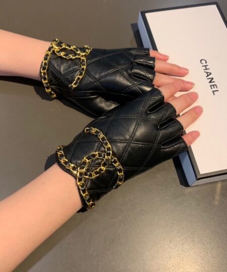 Alternative view of Chanel Gloves In Black