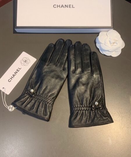 Chanel Gloves In Black