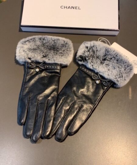 Chanel Gloves In Black