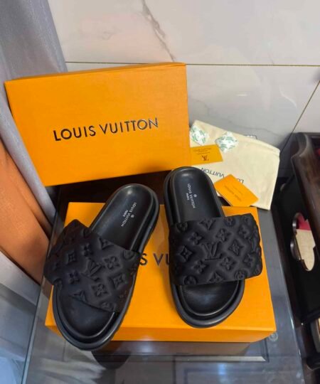 Louis Vuitton Women's Pool Pillow Comfort Flat Mule Black For Women LV 1AA1EF
