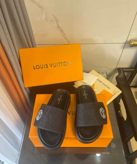 Louis Vuitton Women's Pool Pillow Comfort Flat Mule Black For Women LV