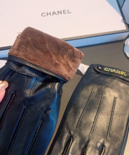 Alternative view of Chanel Gloves In Black