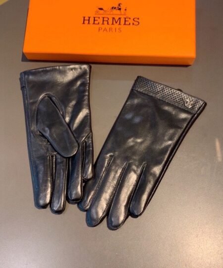 Hermes Soya Gloves In Black