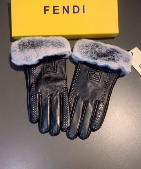 Fendi Gloves In Black