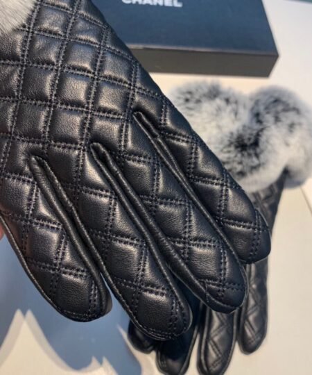 Alternative view of Chanel Gloves In Black