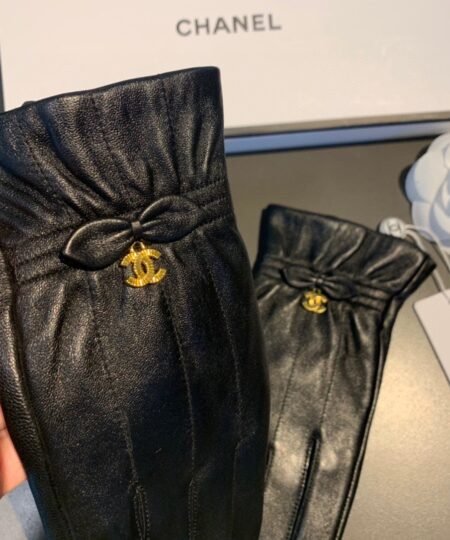 Alternative view of Chanel Gloves In Black