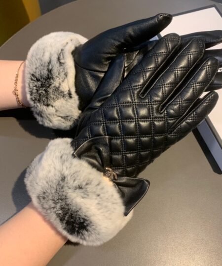 Alternative view of Chanel Gloves In Black
