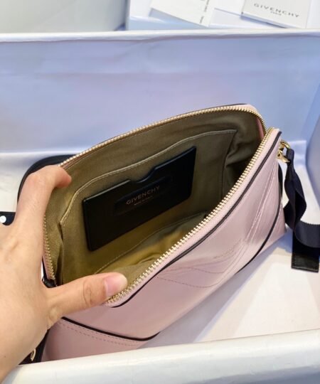 Alternative view of Givenchy AAA Quality Messenger Bag Light Pink For Women, Women's Handbags, Shoulder And Crossbody Bags 9.8in/25cm GVC