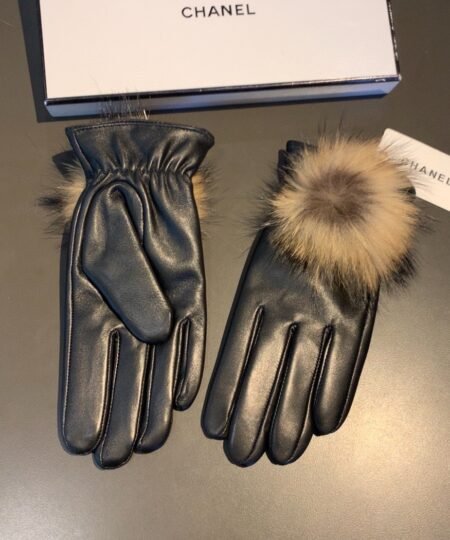 Alternative view of Chanel Gloves In Black
