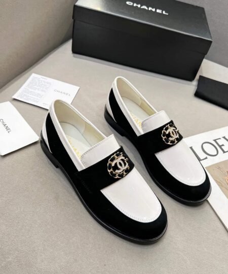 Chanel Women's Loafers White And Black For Women G39606 Y56272 K5106