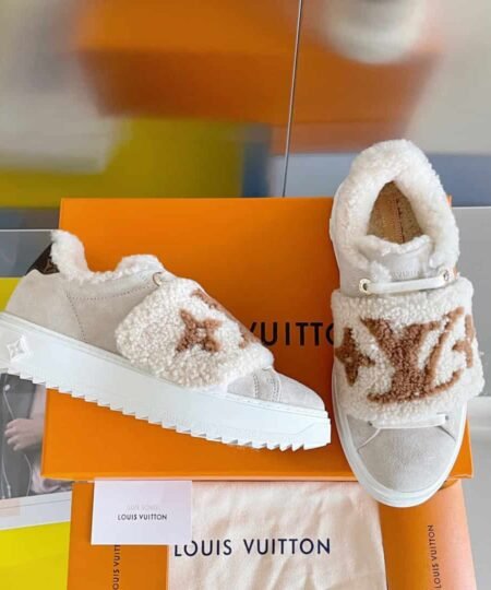 Louis Vuitton Women's Time Out Sneaker Nude For Women LV 1AADU0