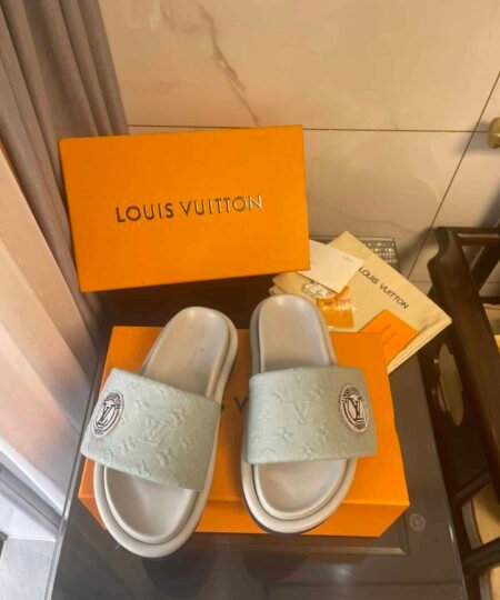 Louis Vuitton Women's Pool Pillow Comfort Flat Mule Bright Green For Women LV