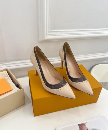 Alternative view of Louis Vuitton Signature Pump Beige For Women 9.5/3.7in 1AACG5