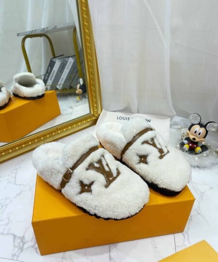 Louis Vuitton Women's Winterbreak Flat Comfort Mule White For Women LV