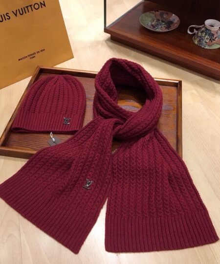 Alternative view of Louis Vuitton Beanie & Scarf Set In Red
