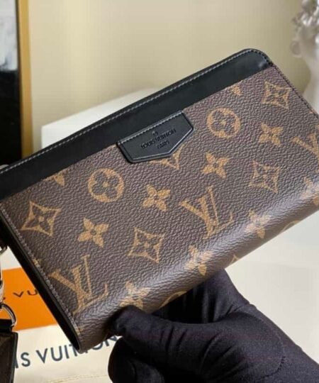 Louis Vuitton Zippy Dragonne Monogram Canvas Black 7.5in/19cm LV M69407
