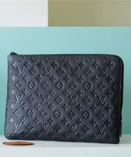 Louis Vuitton MM Etui De Voyage Taurillon Monogram For Men 13.4in/34cm LV