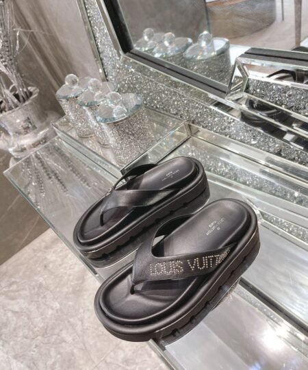 Louis Vuitton Women’s The Pool Pillow Flat Comfort Thong Black For Women LV 1AABF9