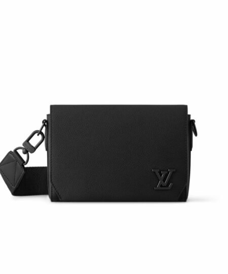 Louis Vuitton Takeoff Messenger PM Noir For Men 8.7in/22cm M24769