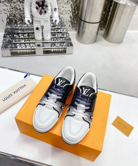 Louis Vuitton Women’s LV Trainers Black For Women LV