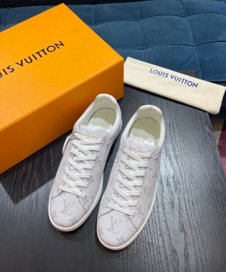 Louis Vuittion LV Runner Tatic Sneaker White For Men LV 1A8UZ4