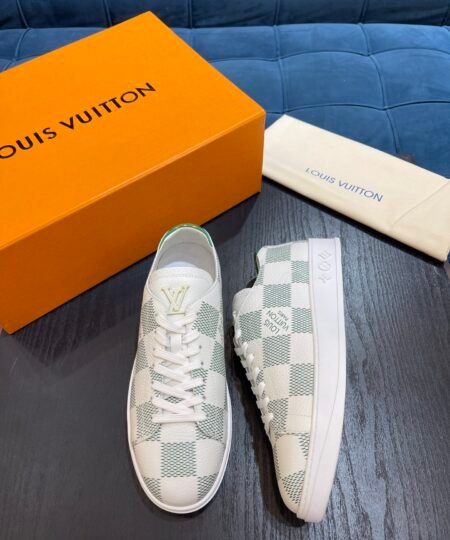Louis Vuittion LV Resort Sneaker Gray For Men LV