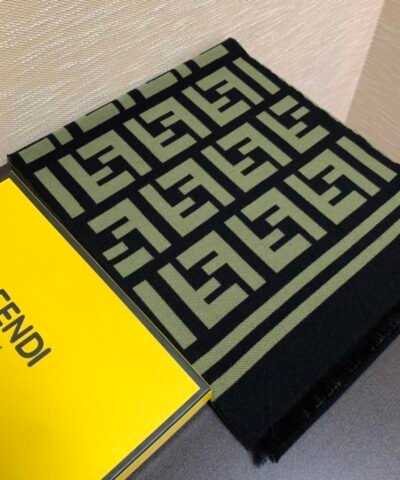 Fendi Wool And Silk Green and Black Scarf 180cm/71in