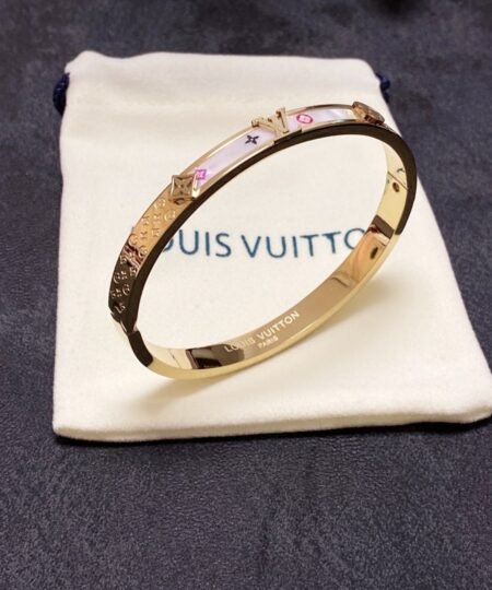 Alternative view of Gift Set Louis Vuitton: Gold-Toned Bracelet + Earrings