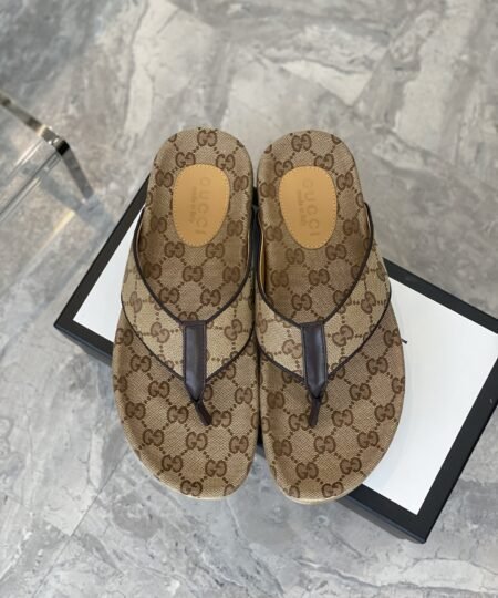 Gucci Men’s GG T-Strap Slide Sandals Beige For Men 429362