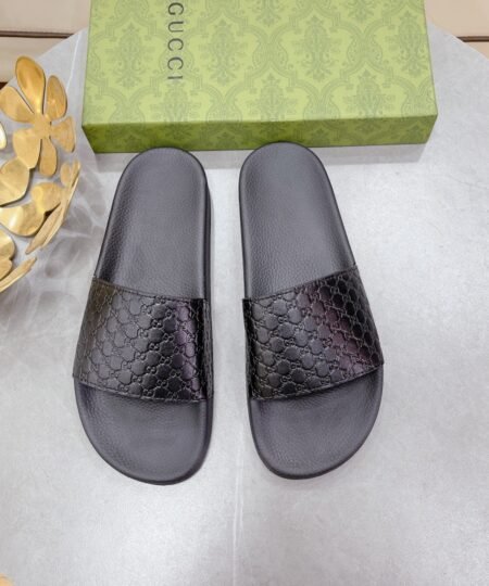 Gucci Men’s Embossed GG Slide Sandal Black For Men 407345