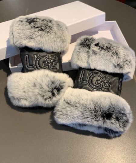 Gucci Gloves With Signature Double G Motif In Black