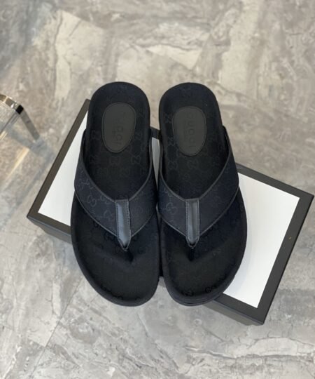 Gucci Men’s GG T-Strap Slide Sandals Black For Men 429362