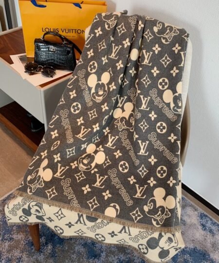 Louis Vuitton Game On Scarf Grey 71in/180cm
